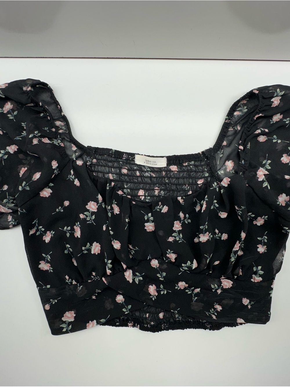 Black Floral Puff-Sleeve Smocked Crop Top - Pink Rose Print
